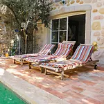Stunning In Roujan