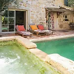 Stunning Home In Roujan 度假居